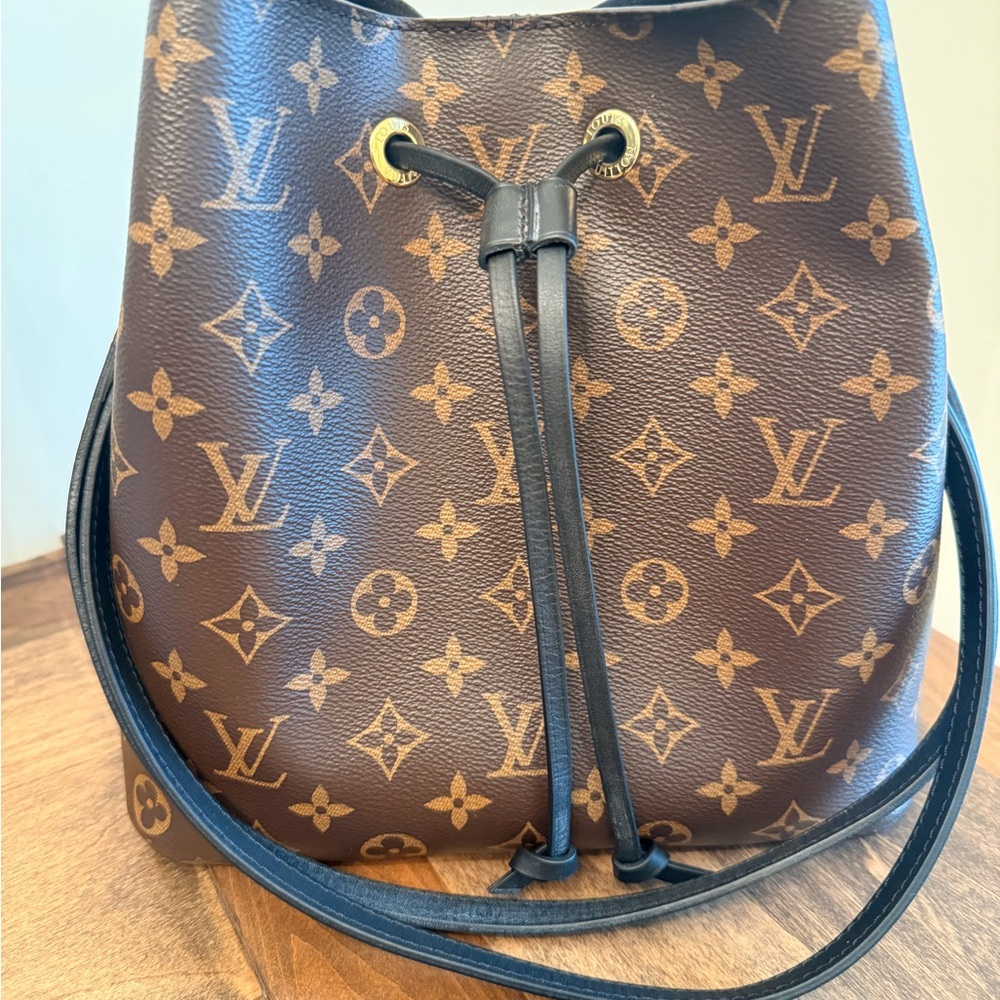 Louis Vuitton Brown Monogram Bucket Shoulder Bag with Black Trim